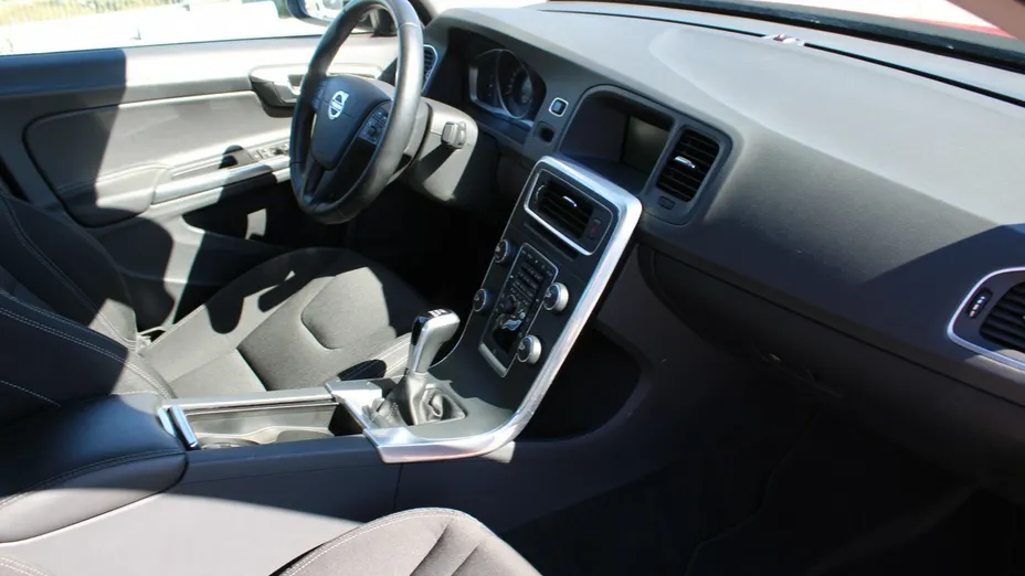VOLVO S60 -