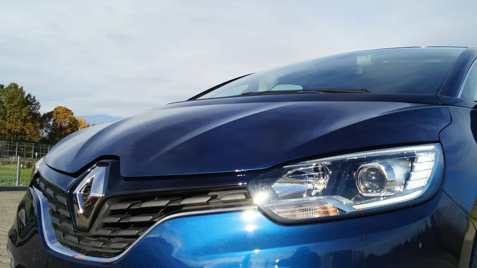 RENAULT Scenic -