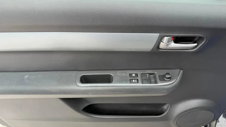 SUZUKI Swift -