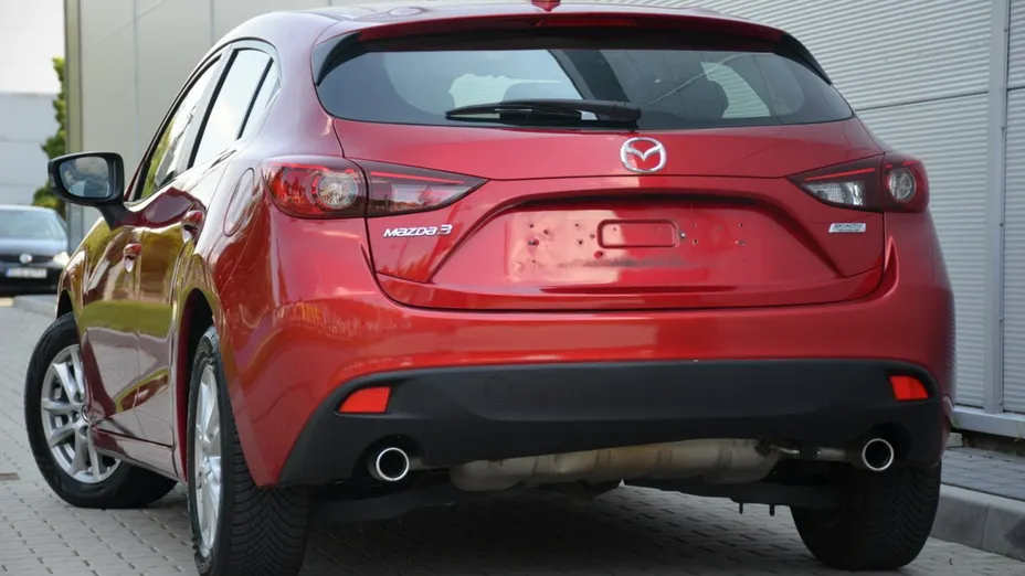 MAZDA 3 -