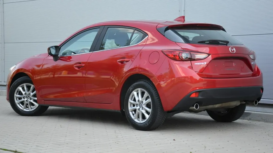 MAZDA 3 -