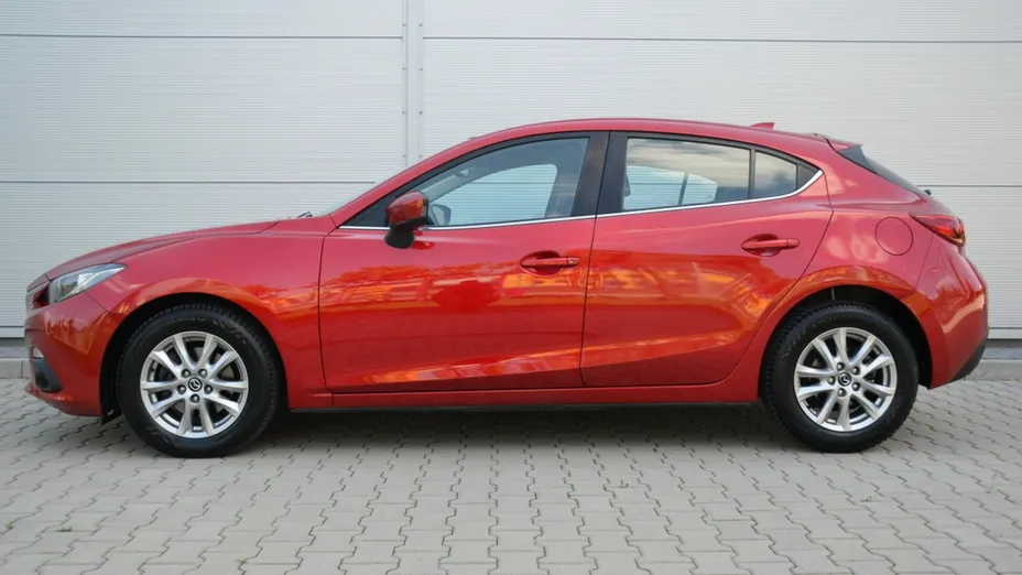 MAZDA 3 -