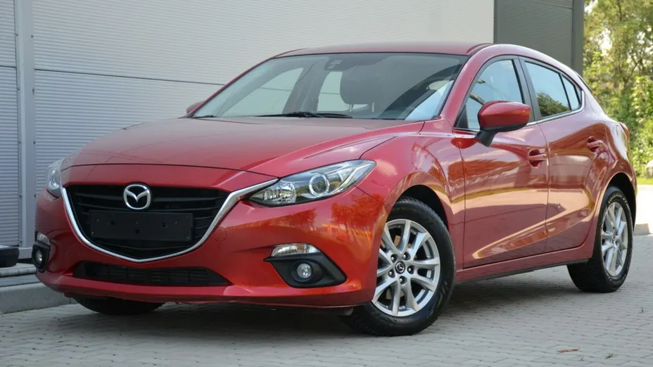 MAZDA 3 -