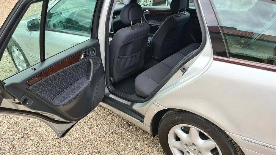 MERCEDES-BENZ C Klasa -