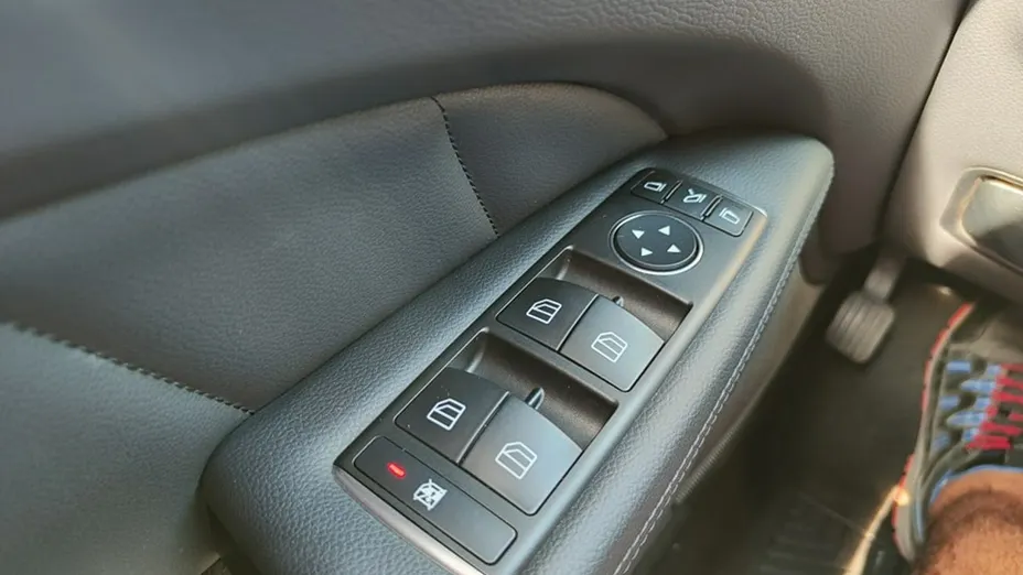 MERCEDES-BENZ CLS -