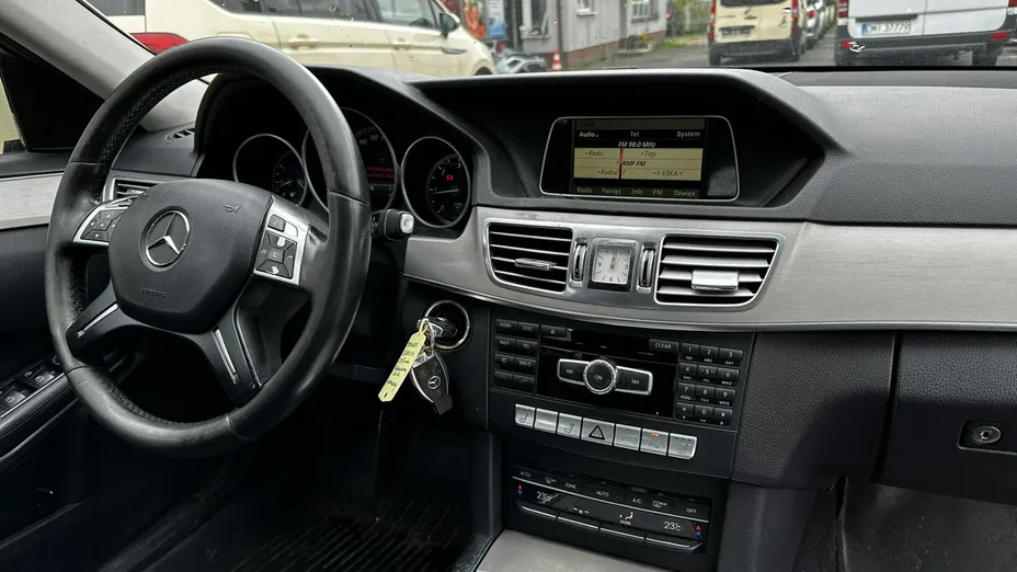 MERCEDES-BENZ E Klasa -