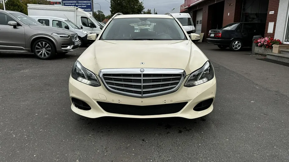 MERCEDES-BENZ E Klasa -