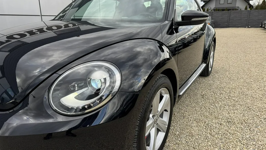 VOLKSWAGEN Beetle -