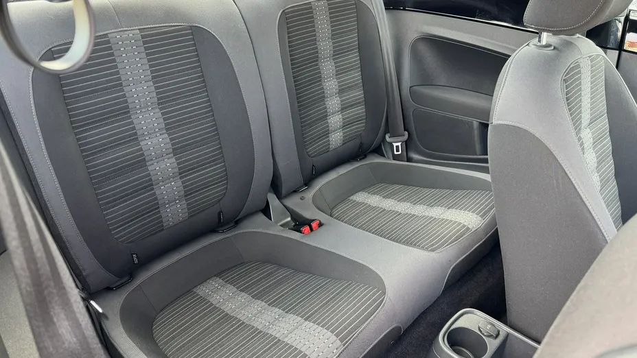 VOLKSWAGEN Beetle -
