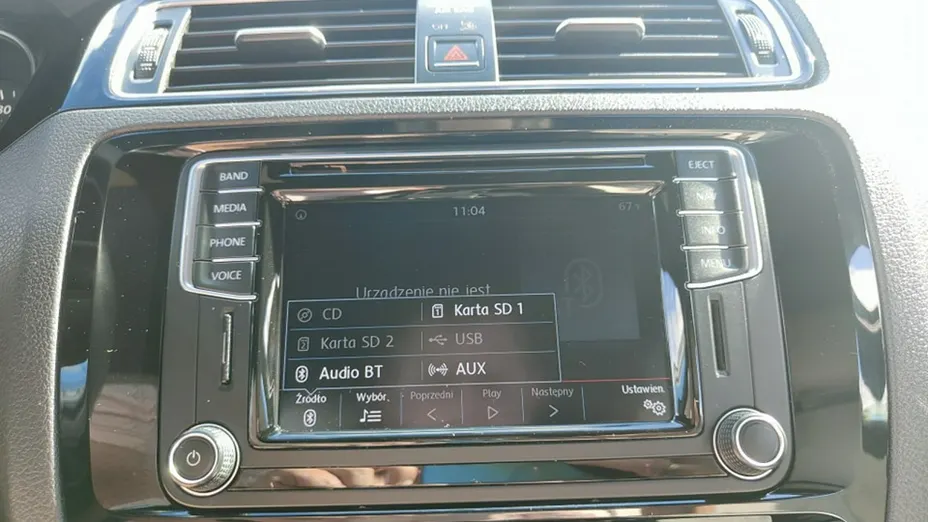 VOLKSWAGEN Jetta -