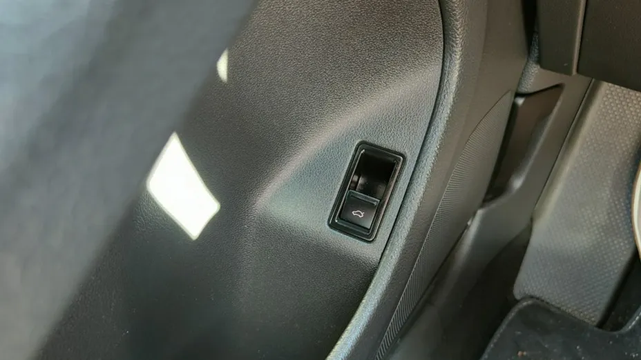VOLKSWAGEN Jetta -