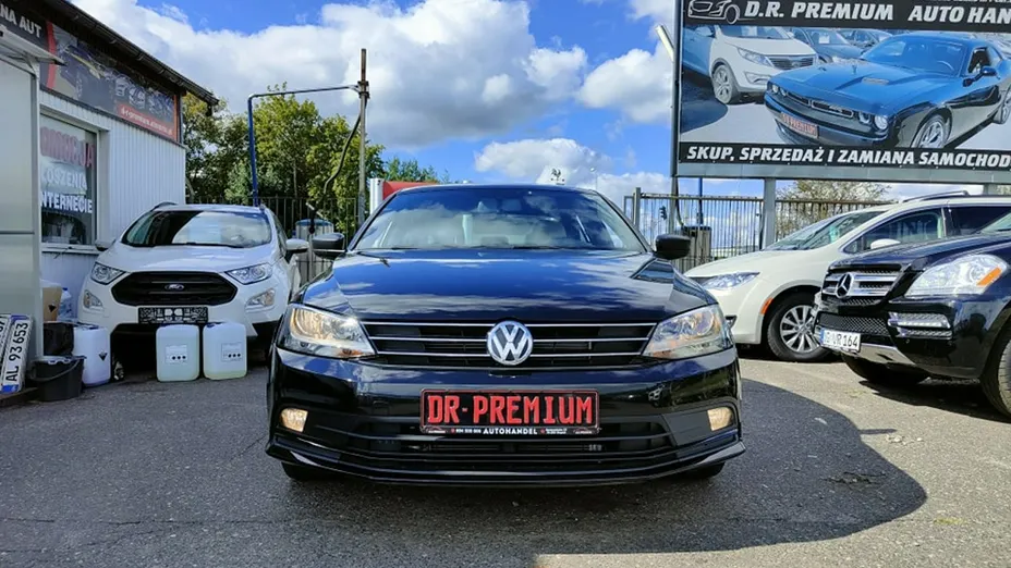 VOLKSWAGEN Jetta -