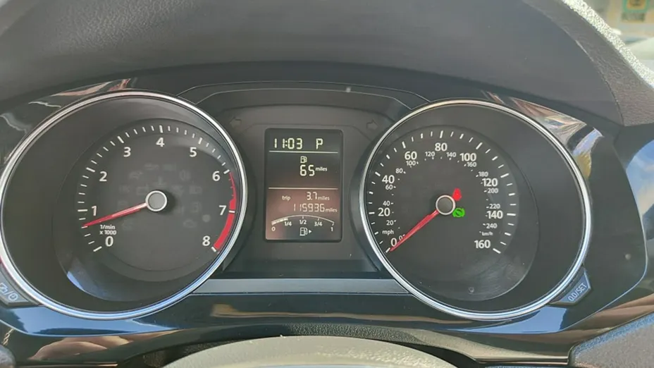 VOLKSWAGEN Jetta -
