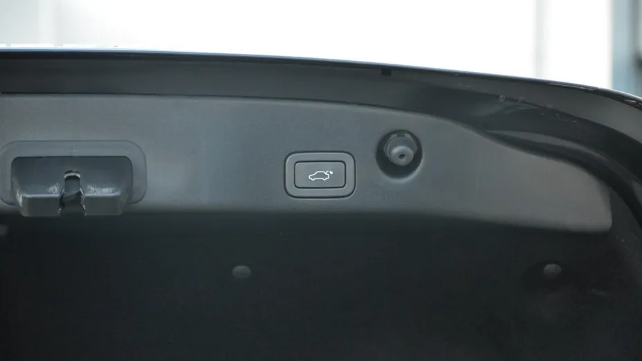 JAGUAR XJ -