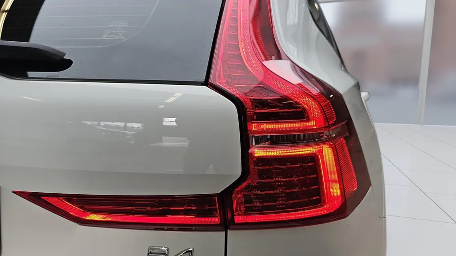 VOLVO XC60 XC60 B4 B R-Design aut