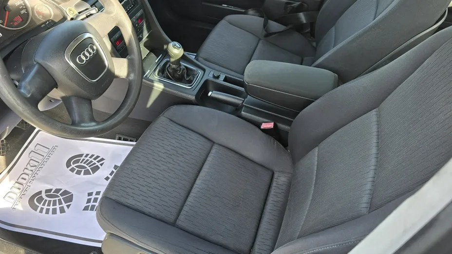 AUDI A4 -