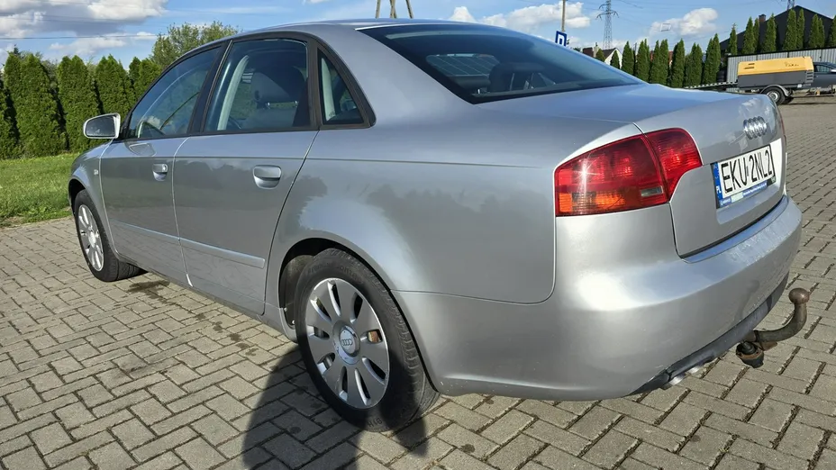 AUDI A4 -