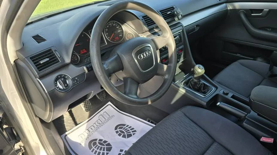 AUDI A4 -
