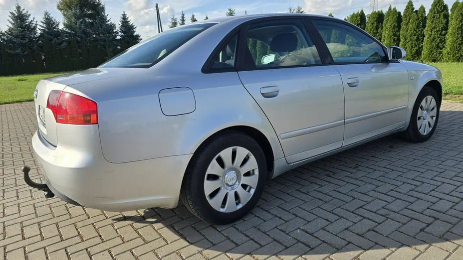 AUDI A4 -