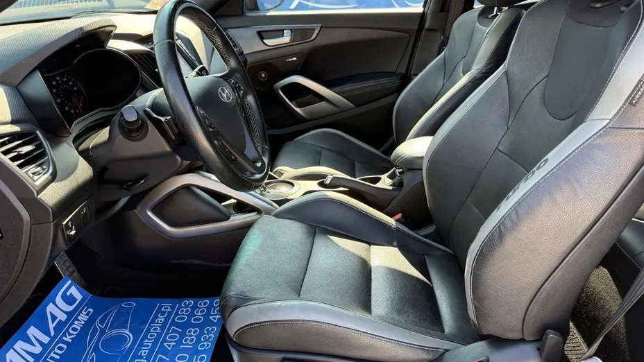 HYUNDAI Veloster -