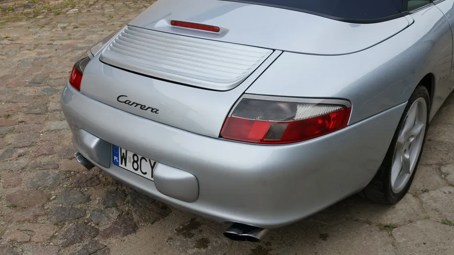 PORSCHE 911 -