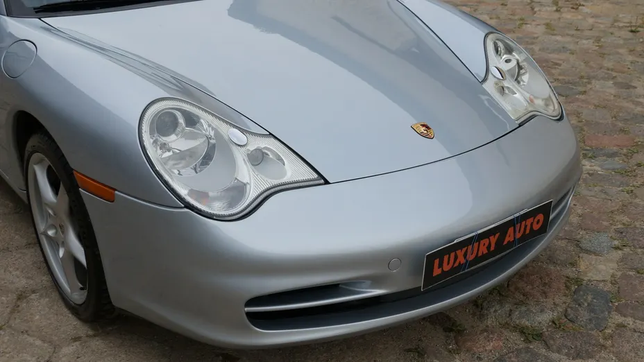 PORSCHE 911 -