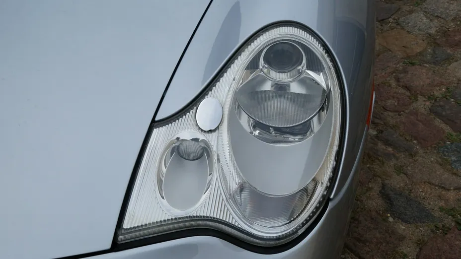 PORSCHE 911 -