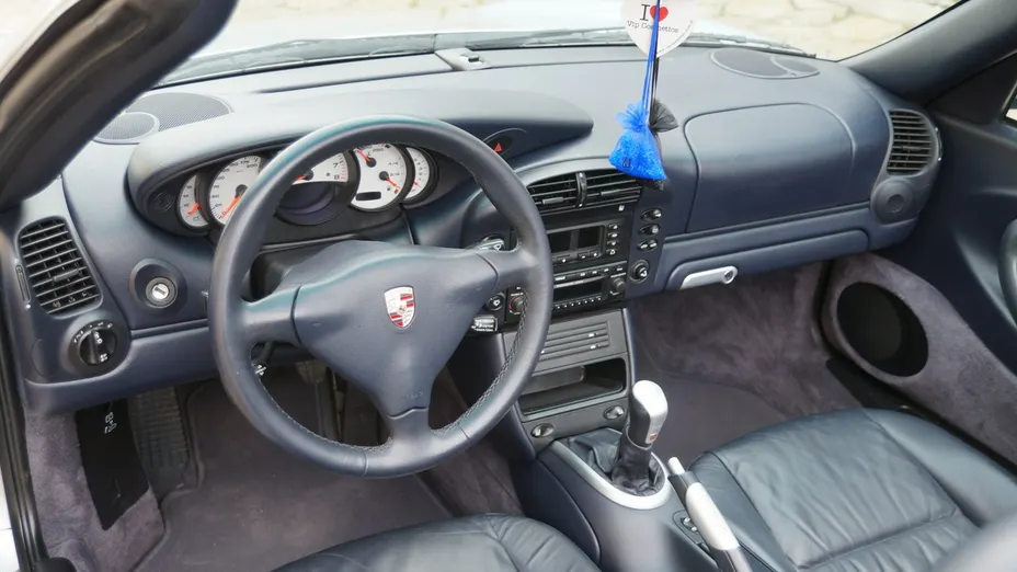 PORSCHE 911 -