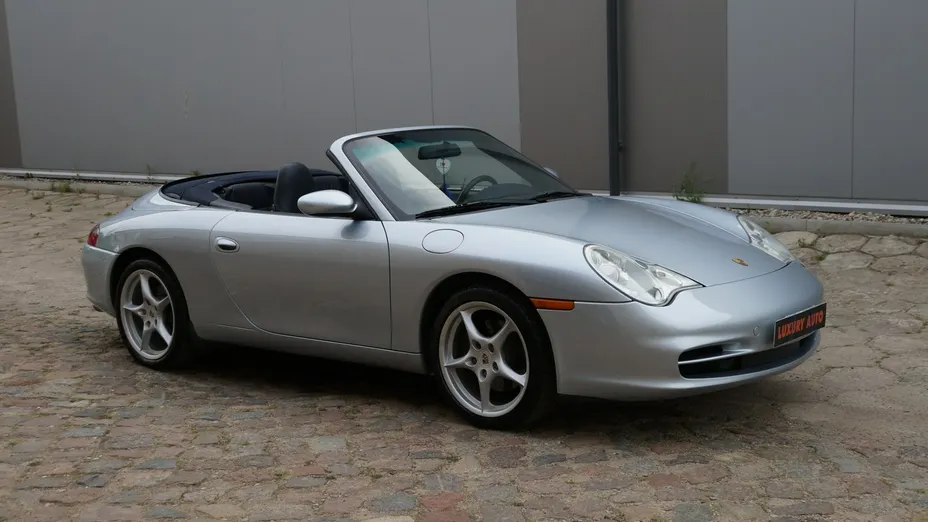 PORSCHE 911 -