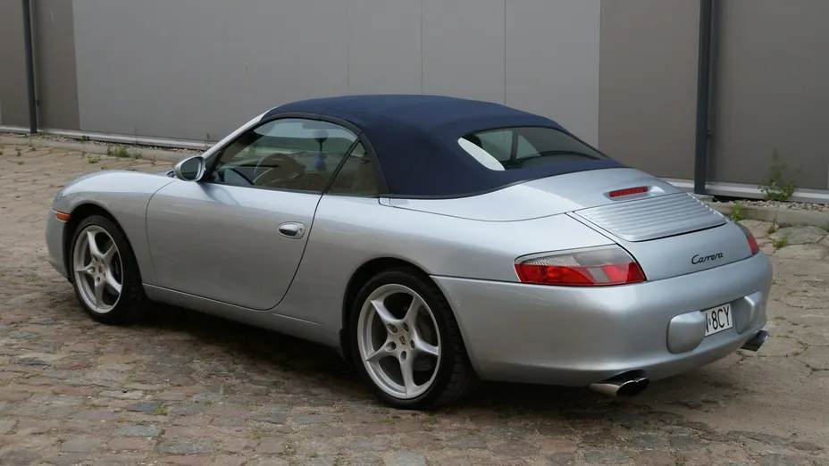 PORSCHE 911 -