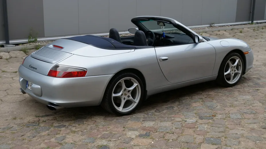 PORSCHE 911 -