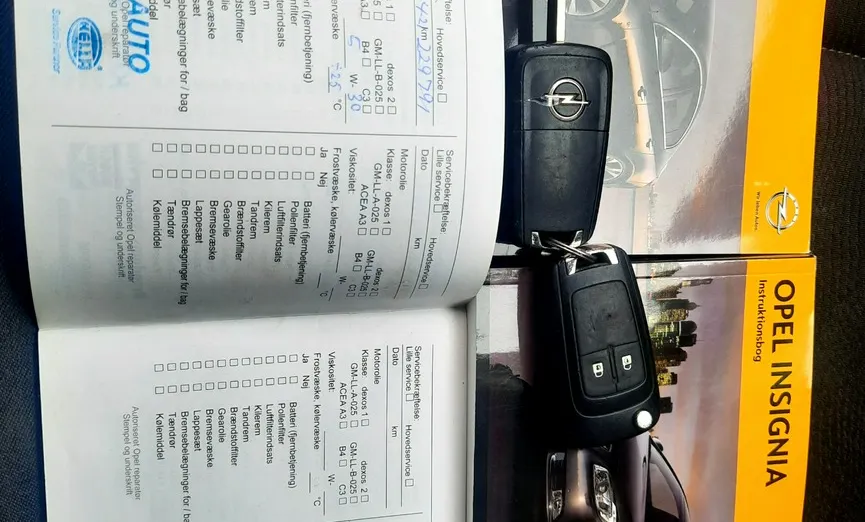 OPEL Insignia -