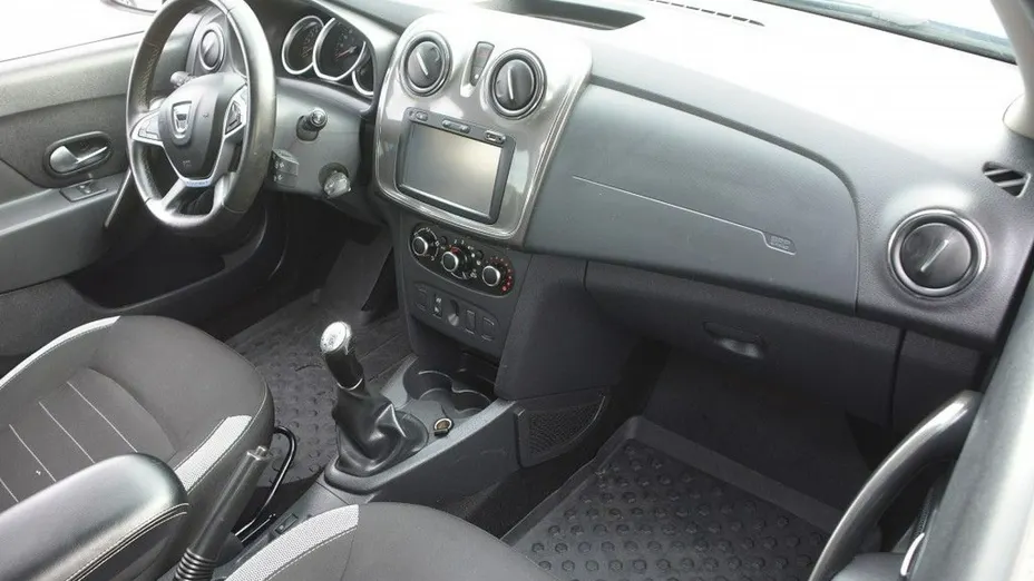 DACIA Logan -