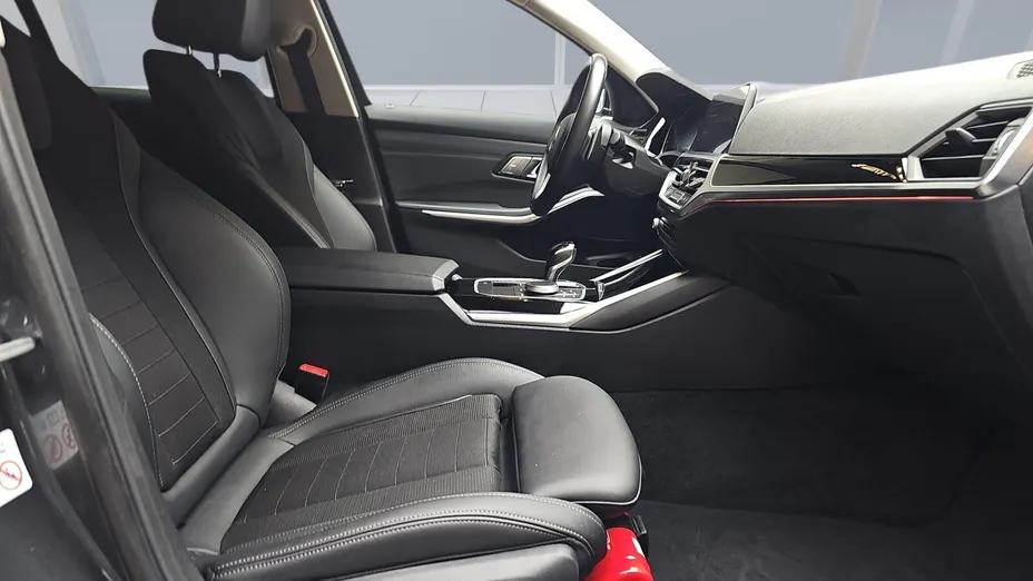 BMW Seria 3 330i xDrive aut