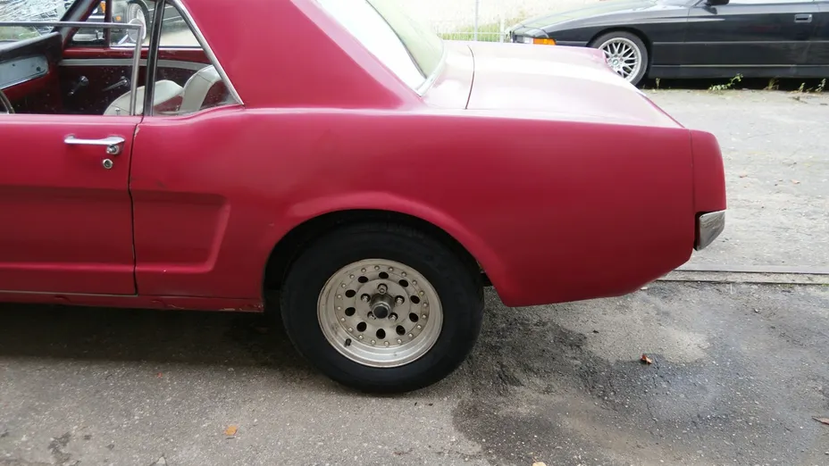 FORD Mustang -