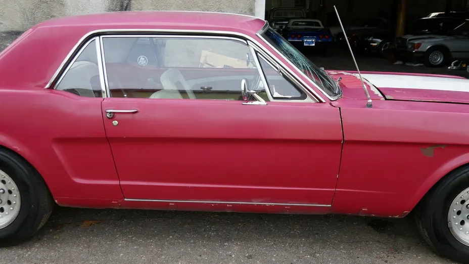 FORD Mustang -
