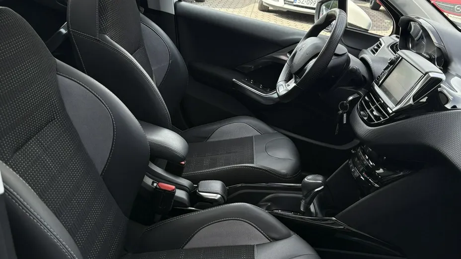 PEUGEOT 2008 -