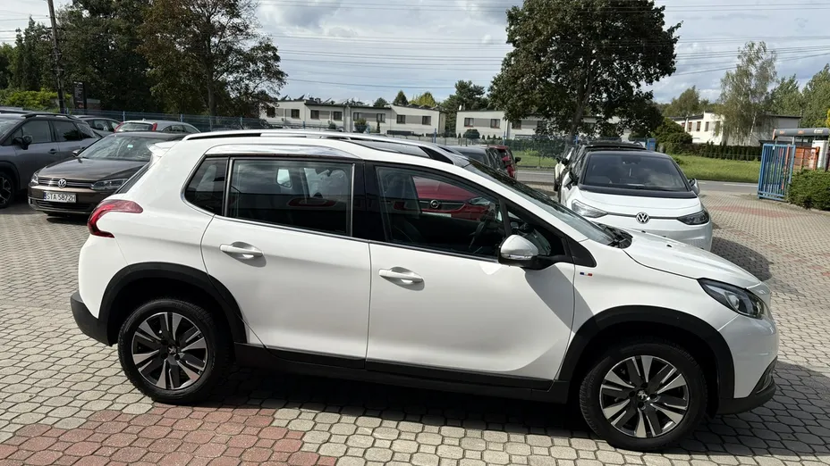 PEUGEOT 2008 -