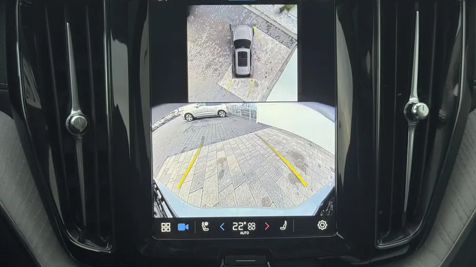 VOLVO XC60 XC60 T6 Plug-In Hybrid AWD Plus Dark aut