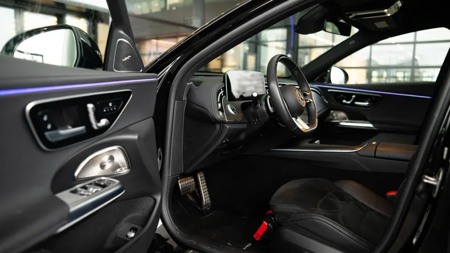 MERCEDES-BENZ E Klasa E 220 d mHEV 4-Matic AMG 9G-Tronic