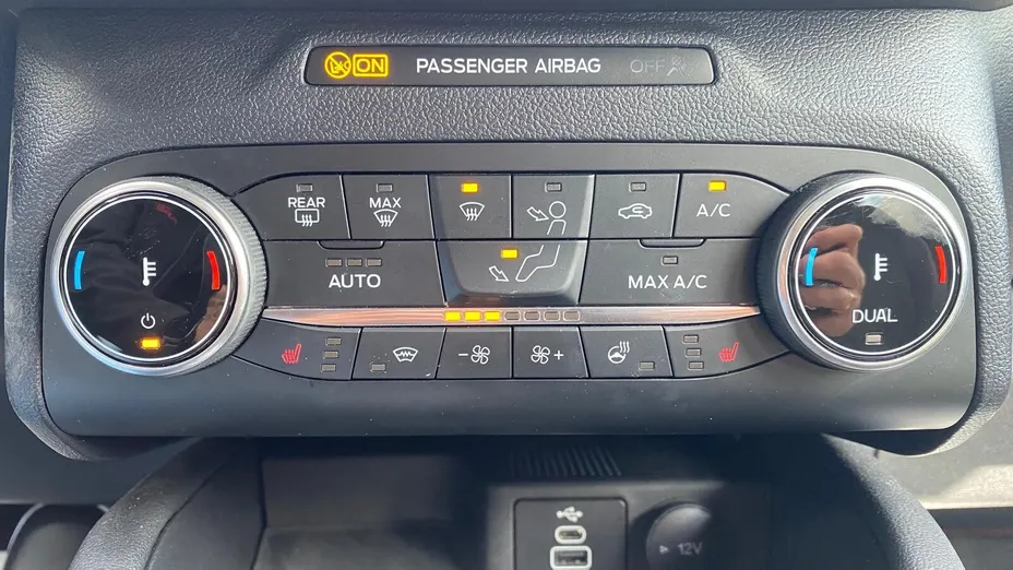 FORD Kuga Kuga 2.5 FHEV FWD Graphite Tech Edition e-CVT