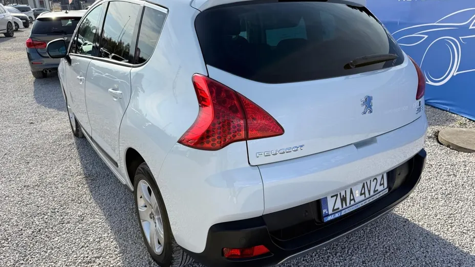 PEUGEOT 3008 -