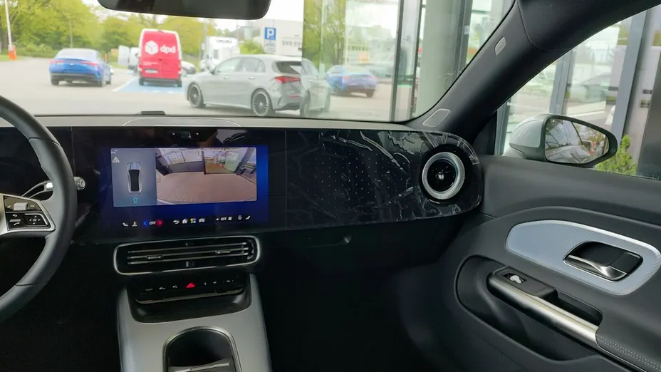 MERCEDES-BENZ CLA -
