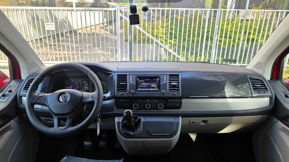 VOLKSWAGEN Transporter -