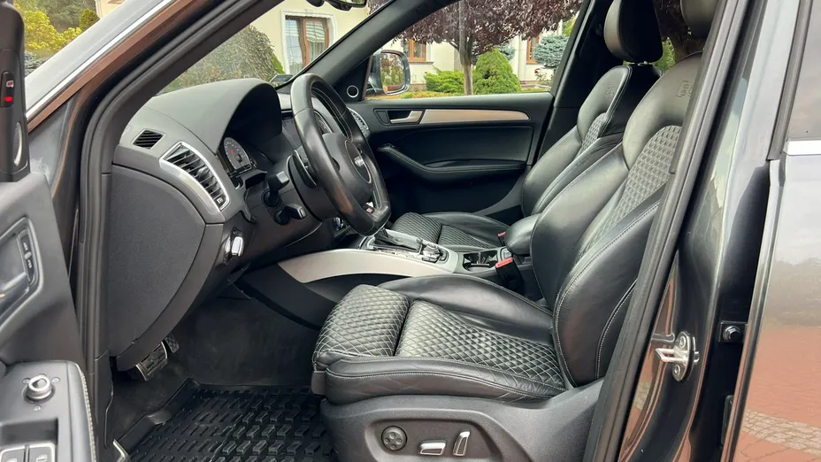 AUDI SQ5 -