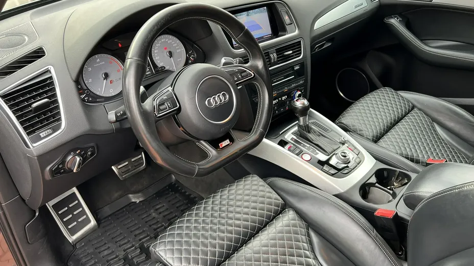 AUDI SQ5 -
