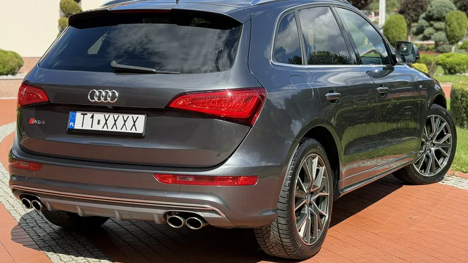 AUDI SQ5 -