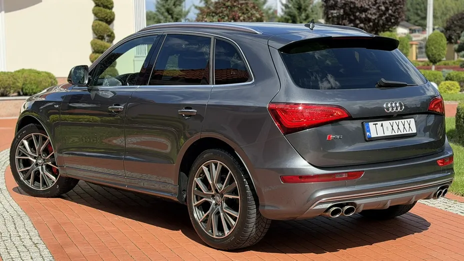 AUDI SQ5 -