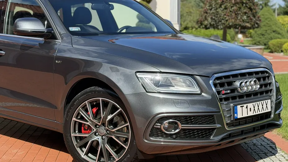 AUDI SQ5 -