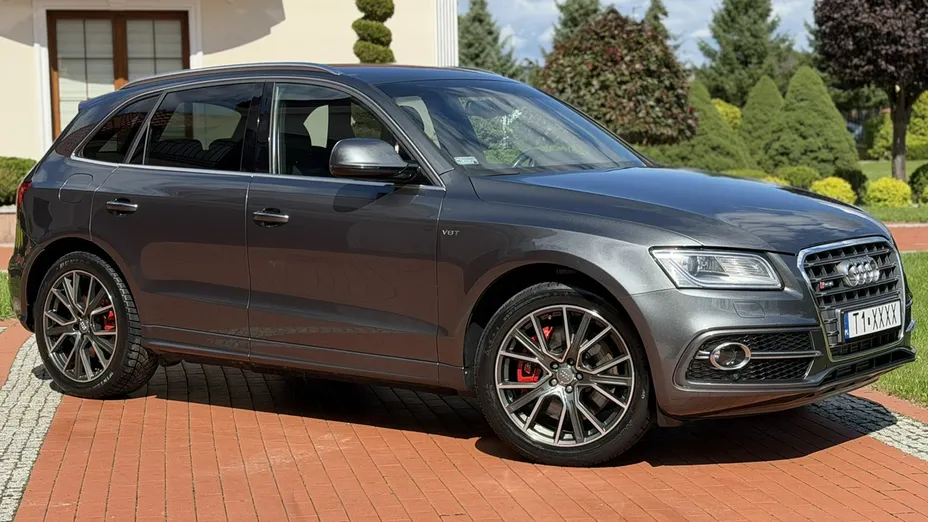 AUDI SQ5 -
